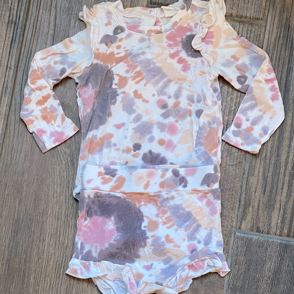 Spearmint baby bloomer and bodysuit set